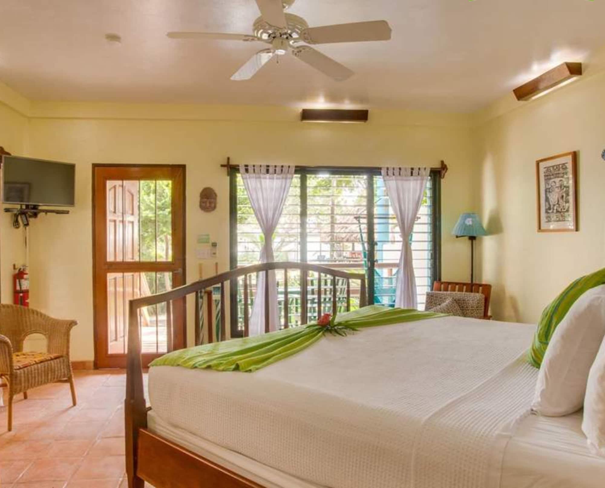 Robert'S Grove Beach Resort Placencia Extérieur photo